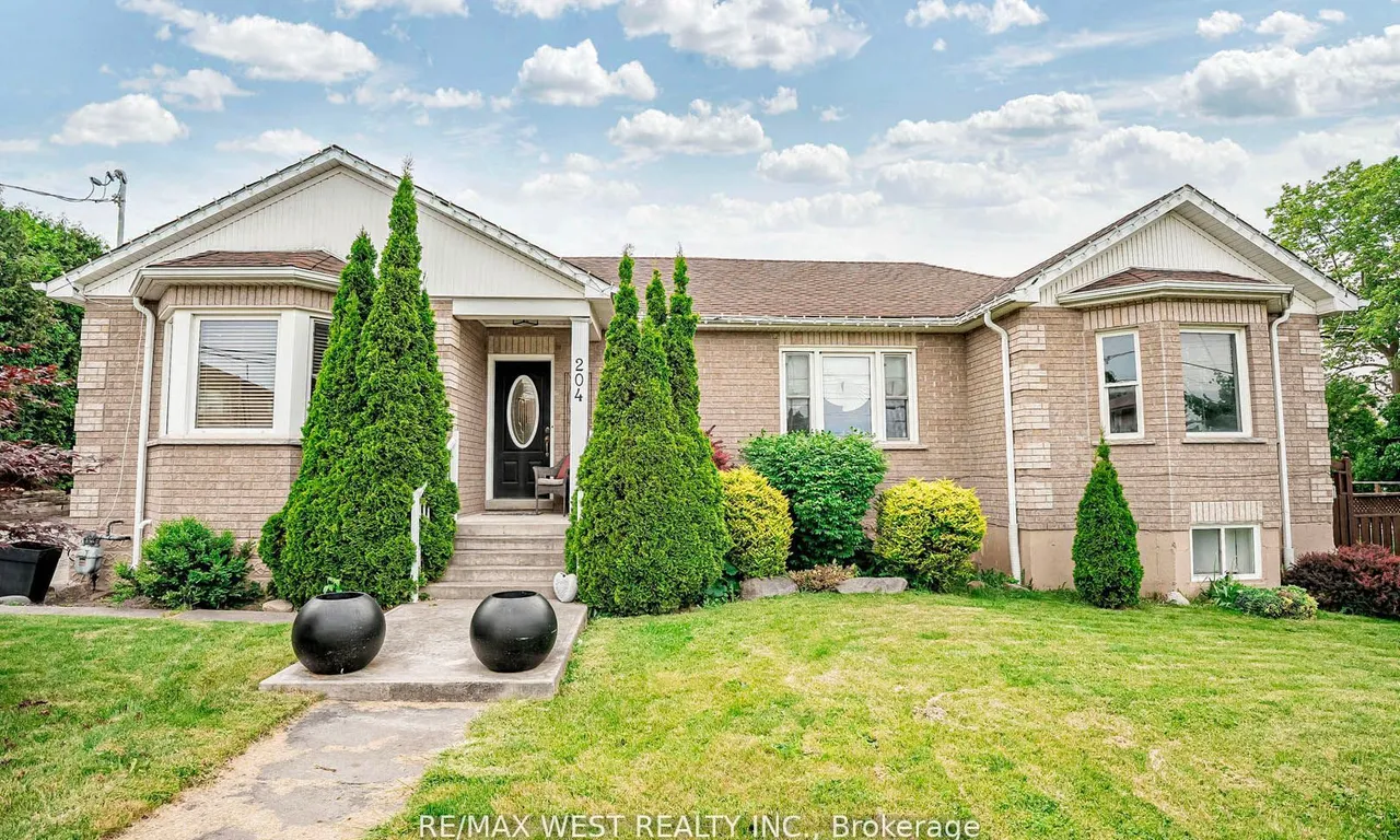204 Simcoe Rd, Bradford West Gwillimbury, ON L3Z 1Y9