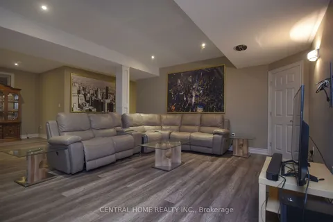 70 Kilkenny Tr, Bradford West Gwillimbury, ON L3Z 3C5
