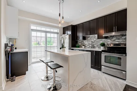 15 Tatra Lane, Markham, ON L6C 0P3