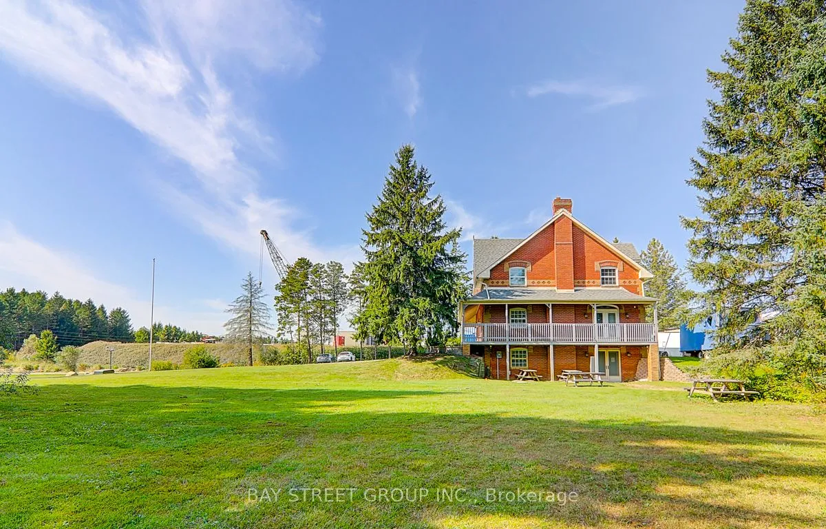 2768 Davis Dr, East Gwillimbury, ON L3Y 4W1
