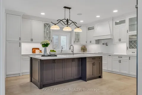 128 Edgar Ave, Richmond Hill, ON L4B 3K9