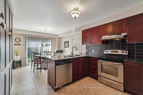 77 West Park Ave, Bradford West Gwillimbury, ON L3Z 0A7