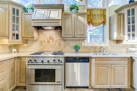 140 REEVE Dr, Markham, ON L3P 6C6