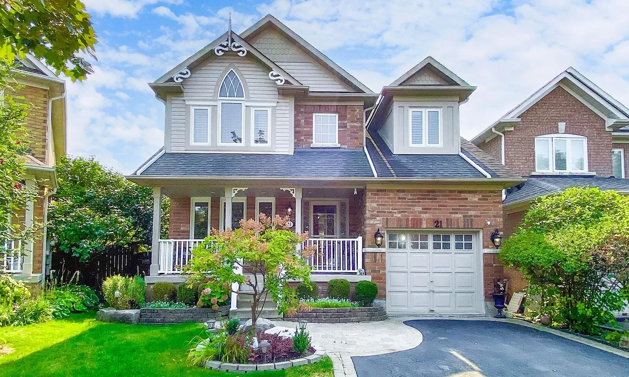 21 Watkins Glen Cres, Aurora, ON L4G 7P3