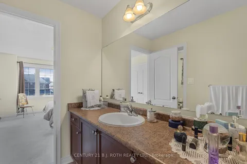 50 Corwin Dr, Bradford West Gwillimbury, ON L3Z 0E4