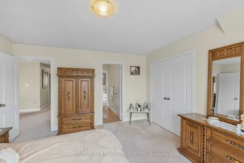 50 Corwin Dr, Bradford West Gwillimbury, ON L3Z 0E4