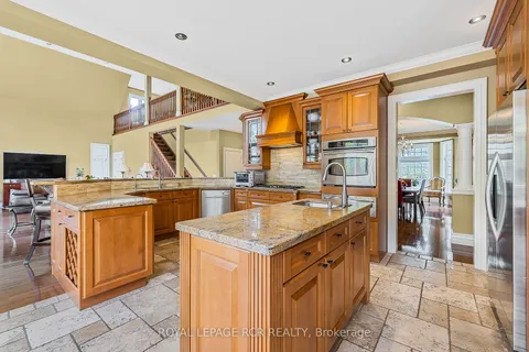 30 Sandy Ridge Crt, Whitchurch-Stouffville, ON L4A 2L4