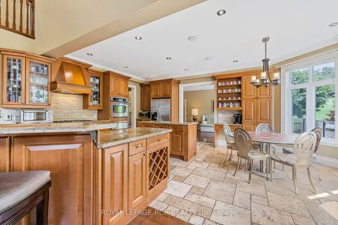 30 Sandy Ridge Crt, Whitchurch-Stouffville, ON L4A 2L4