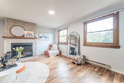 110 Summitcrest Dr, Richmond Hill, ON L4S 1A8