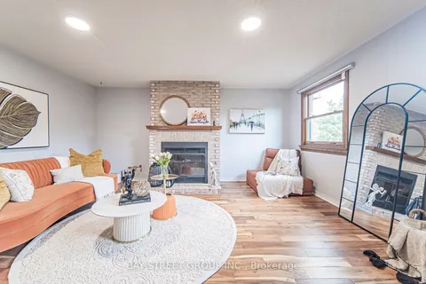 110 Summitcrest Dr, Richmond Hill, ON L4S 1A8