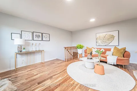 110 Summitcrest Dr, Richmond Hill, ON L4S 1A8