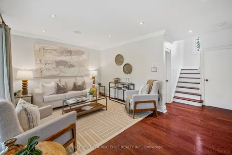 108 LAWRENCE Ave, Richmond Hill, ON L4C 1Z3