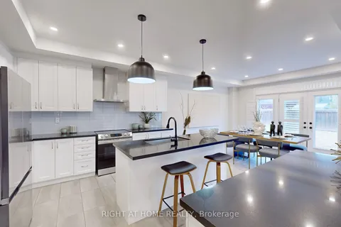 1420 Lawson St, Innisfil, ON L9S 0N7