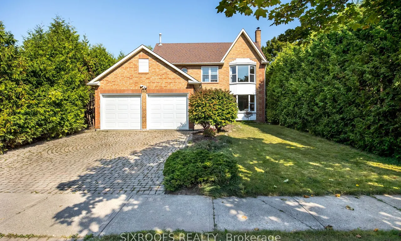 143 Glenway Circ, Newmarket, ON L3Y 7S3