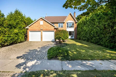 143 Glenway Circ, Newmarket, ON L3Y 7S3