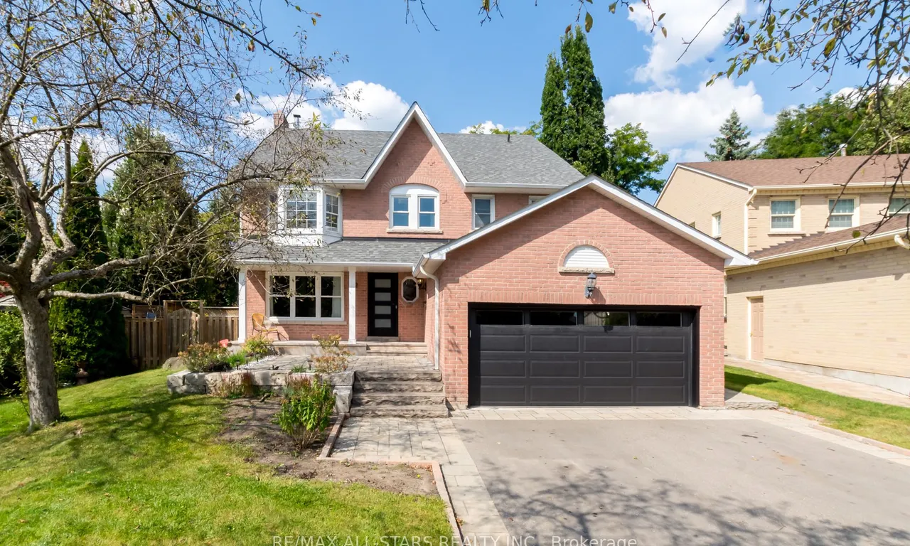 2 Harpers Croft, Markham, ON L3R 6L1