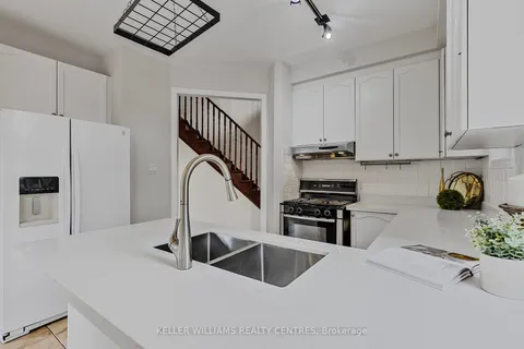 119 Watkins Glen Cres, Aurora, ON L4G 7P4