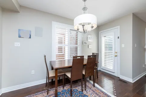 21 Baywell Cres, Aurora, ON L4G 7M7