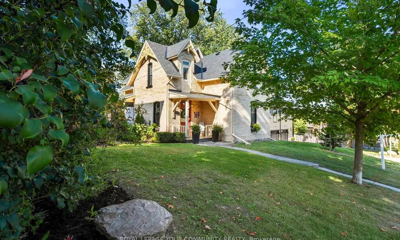 169 King St, Uxbridge, ON L9P 1B2