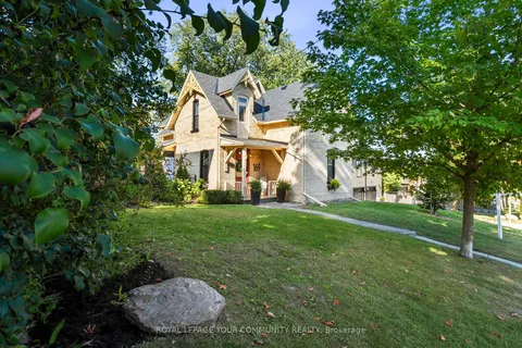 169 King St, Uxbridge, ON L9P 1B2