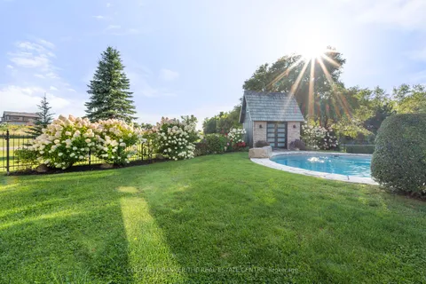 42 Fairbairn Gate, East Gwillimbury, ON L0G 1R0