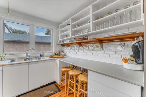 249 Lloyd Ave, Newmarket, ON L3Y 5L4