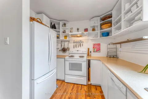 249 Lloyd Ave, Newmarket, ON L3Y 5L4