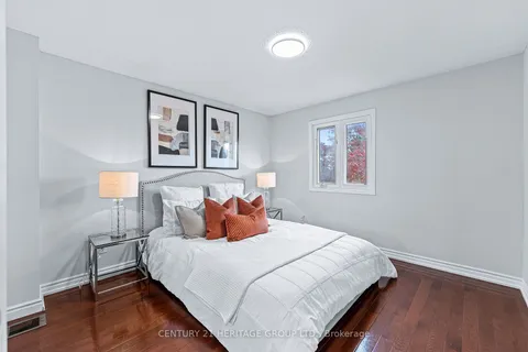 24 Gray Cres, Richmond Hill, ON L4C 5V5