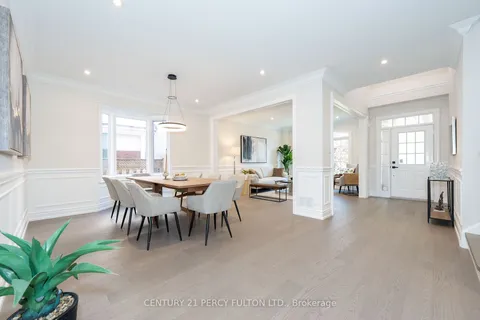 10 Burndenford Cres, Markham, ON L3P 7Z3