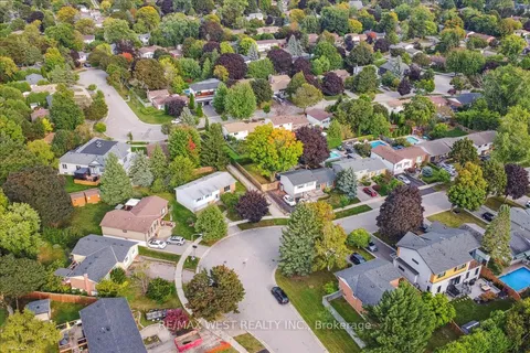 31 Sir Caradoc Pl, Markham, ON L3P 2X5