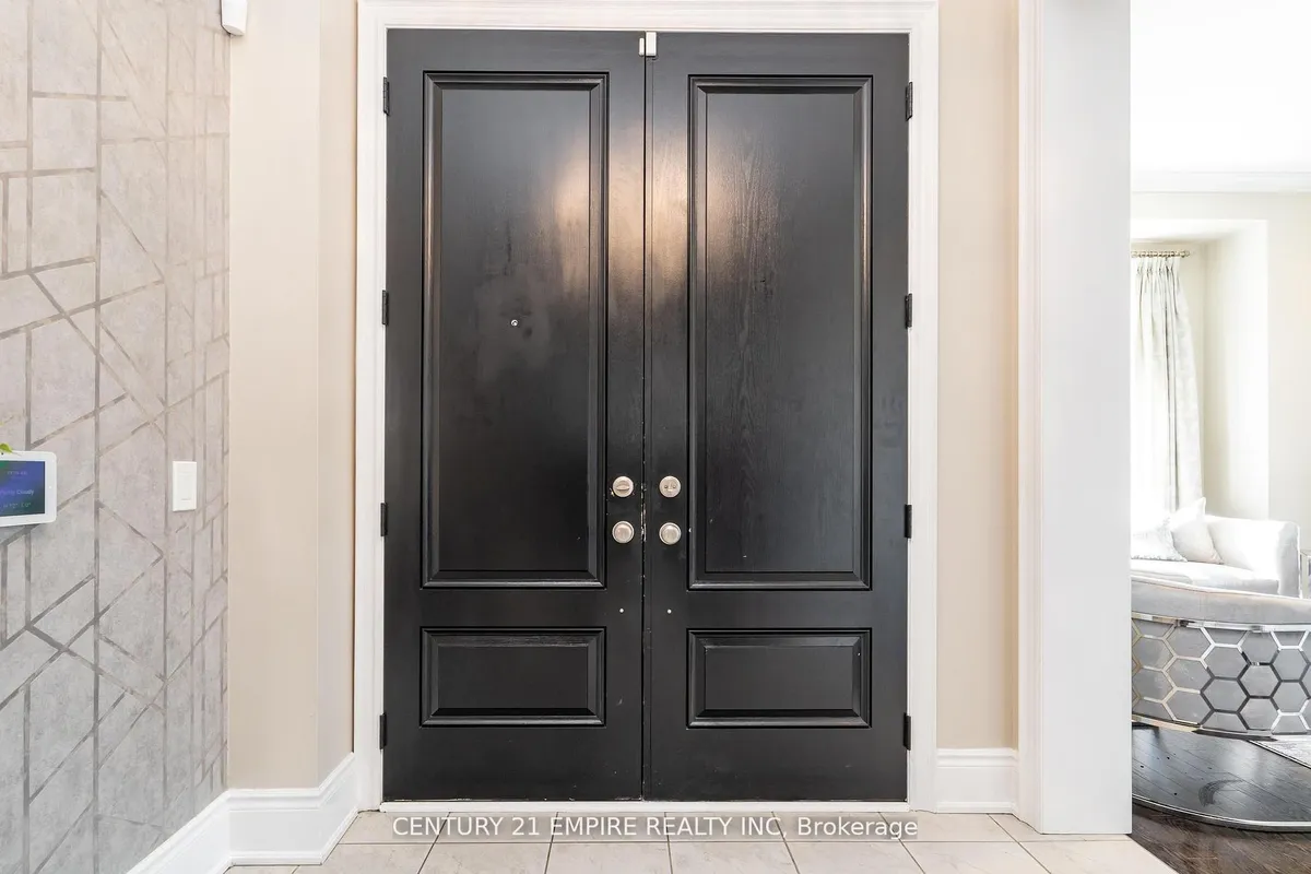 125 Chesney Crescent, ON L4H 4A6