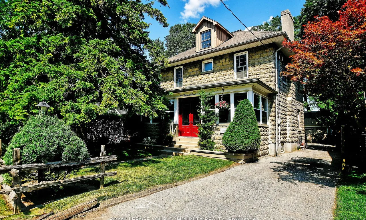 111 Edward St, Aurora, ON L4G 1W1