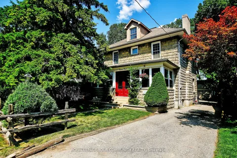 111 Edward St, Aurora, ON L4G 1W1