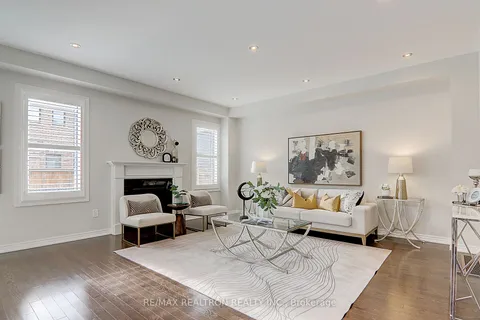71 Collier Cres, Markham, ON L6E 0E7