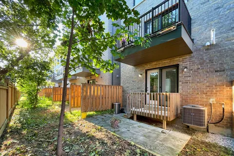 27 Mcgurran Lane, Richmond Hill, ON L4B 0G8