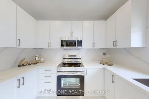 22 Bostock Dr, Georgina, ON L4P 0C2