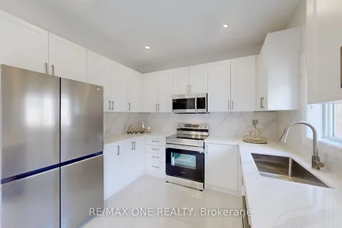 22 Bostock Dr, Georgina, ON L4P 0C2