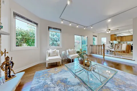 69 Nadine Cres, Markham, ON L3R 7Y7