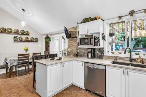 69 Dorothy Ave, Georgina, ON L0E 1R0