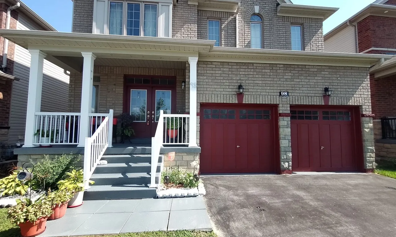 98 Gold Park Gate, Essa, ON L0M 1B4
