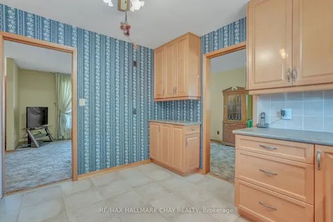 33 Hancey Cres, New Tecumseth, ON L9R 1B8