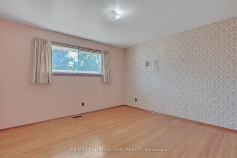 33 Hancey Cres, New Tecumseth, ON L9R 1B8