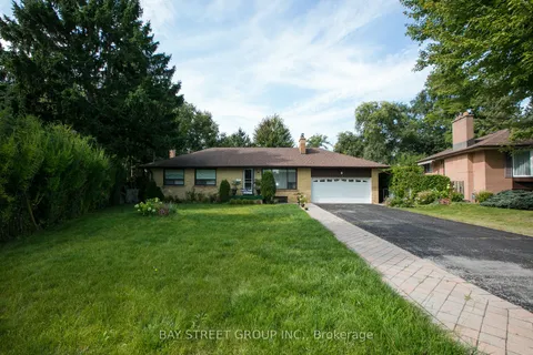 16 Honeybourne Cres, Markham, ON L3P 1P3