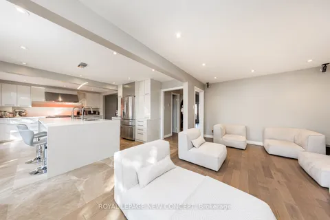 40 Marchwood Cres, Richmond Hill, ON L4C 8M5