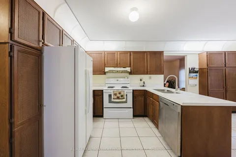 170 Raymerville Dr, Markham, ON L3P 6S8