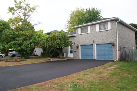 104 Crown Cres, Bradford West Gwillimbury, ON L3Z 2M2
