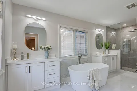 142 Riding Mountain Dr, Richmond Hill, ON L4E 0T9