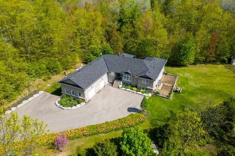 6975 Ortona Rd, Essa, ON L0M 1J0