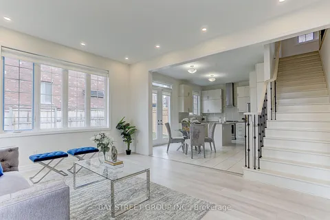 1 Frank kelly Dr, East Gwillimbury, ON L9N 0V2