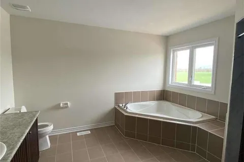 9 Butcher St, Brock, ON L0K 1A0